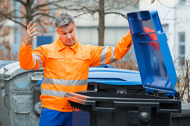 Best Furniture Removal  in Versailles, IN
